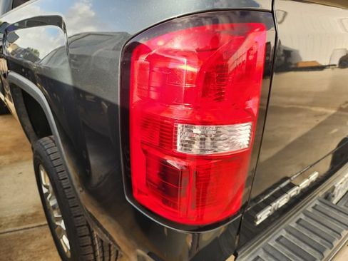 Used 2018 GMC Sierra 2500 Denali w/ Duramax Plus Package AWD/4WD image 5