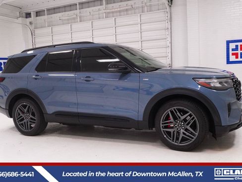 Used 2025 Ford Explorer ST-Line w/ Premium Package RWD image 4