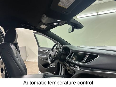 Used 2023 Buick Enclave Premium AWD/4WD image 22