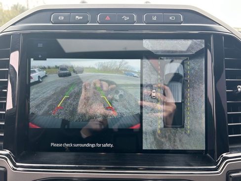 Used 2022 Ford F250 Lariat w/ Black Appearance Package image 7