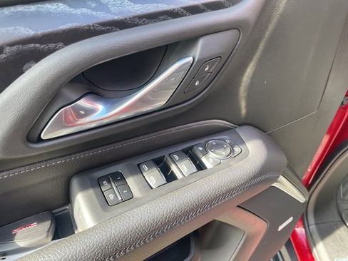 Used 2024 GMC Yukon Denali w/ Advanced Technology Package image 14