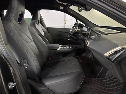 Used 2023 BMW iX xDrive50 w/ Sport Package AWD/4WD image 26