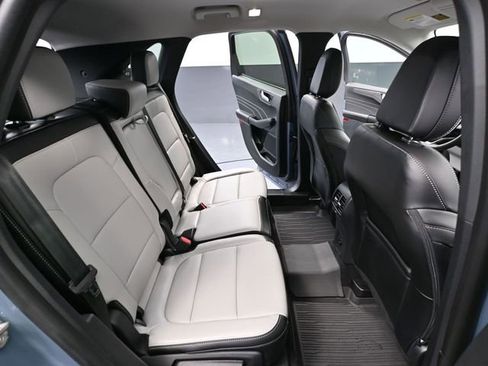 Used 2025 Ford Escape Platinum image 41