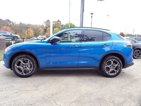 New 2025 Alfa Romeo Stelvio Sprint image 2