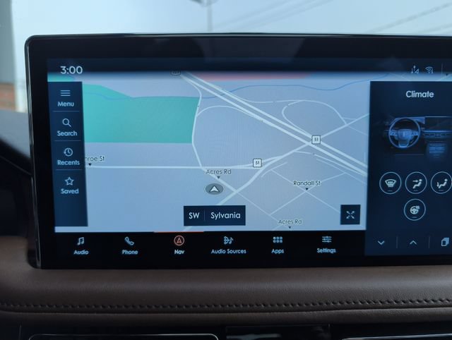 Used 2022 Lincoln Nautilus Reserve w/ Equipment Group 202A AWD/4WD image 3