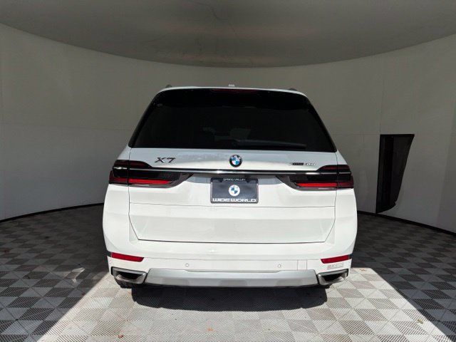 Used 2025 BMW X7 xDrive40i w/ Premium Package AWD/4WD image 6