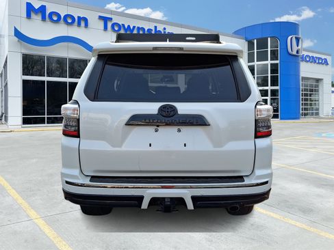 Used 2019 Toyota 4Runner Limited AWD/4WD image 5