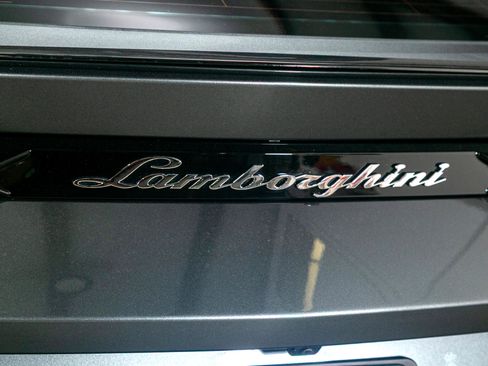 Used 2019 Lamborghini Urus image 14