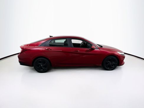 Used 2023 Hyundai Elantra SEL w/ Cargo Package FWD image 4