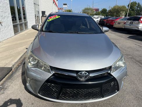 Used 2017 Toyota Camry XSE w/ Moonroof Package FWD image 9