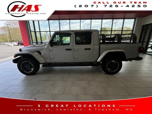 Used 2023 Jeep Gladiator Overland AWD/4WD image 2