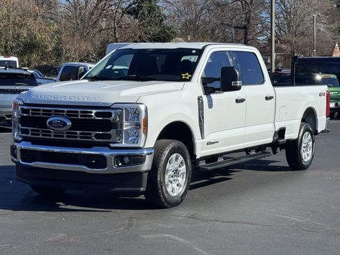 Used 2024 Ford F250 XLT image 2