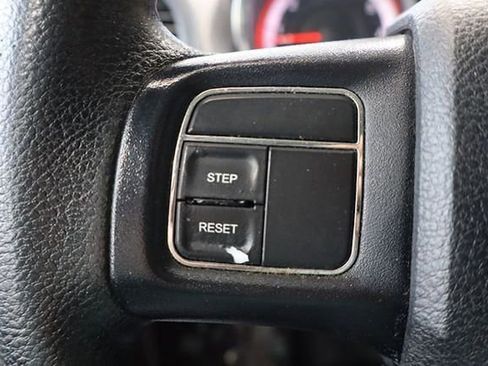 Used 2019 Dodge Grand Caravan SE image 30