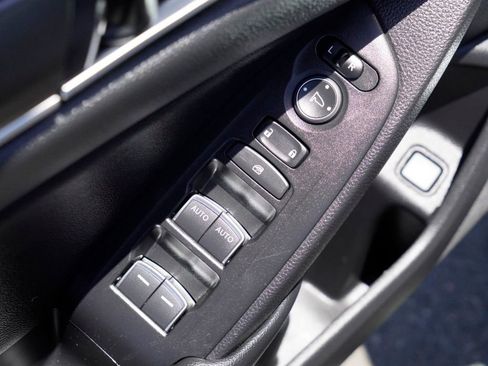 Used 2021 Honda Accord Hybrid image 12