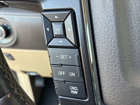 Used 2016 Lincoln Navigator Reserve image 38