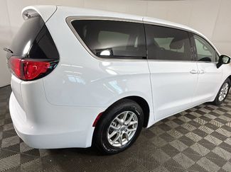 Used 2023 Chrysler Voyager LX FWD video 3