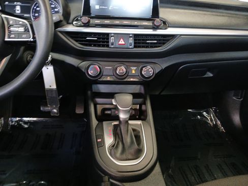 Used 2024 Kia Forte LX image 11