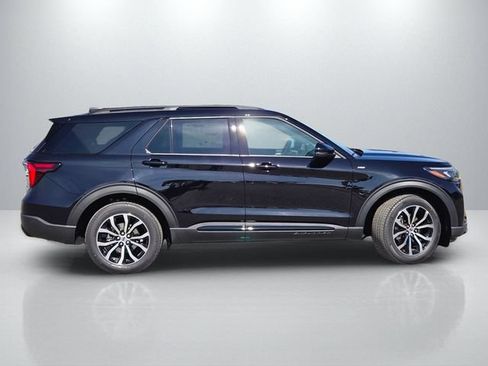New 2026 Ford Explorer ST-Line RWD image 3