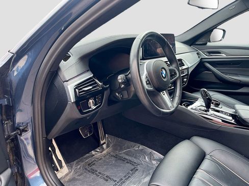 Used 2023 BMW M550i xDrive w/ Executive Package AWD/4WD image 9