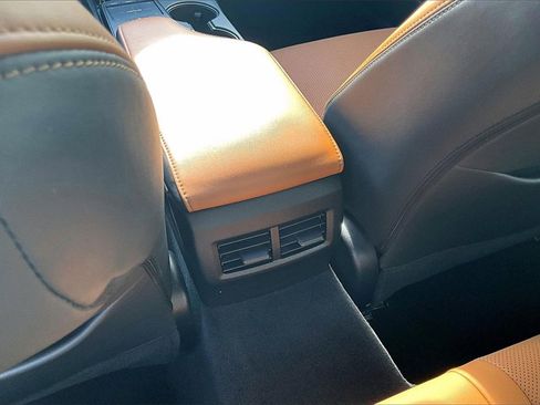 Used 2023 Lexus IS 350 F Sport image 10