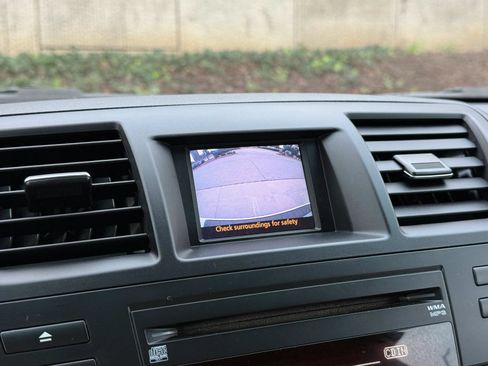 Used 2011 Toyota Highlander 2WD w/ Tech Pkg image 31