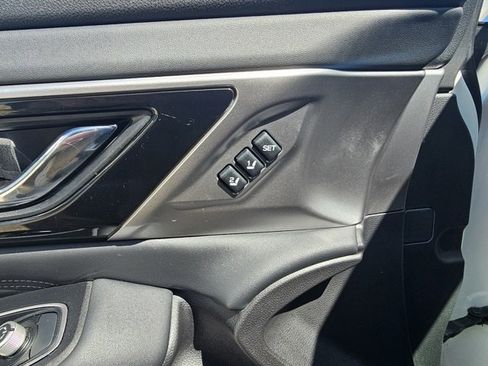 Used 2022 Subaru Outback Limited image 29