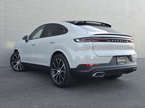 New 2026 Porsche Cayenne E-Hybrid image 3