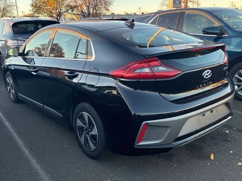 Used 2017 Hyundai Ioniq SEL image 2