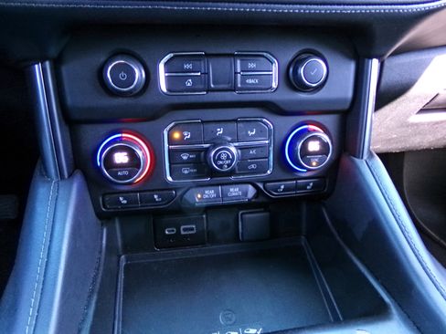 Used 2021 Chevrolet Tahoe LT image 12