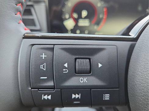 New 2026 Nissan Kicks SR image 19