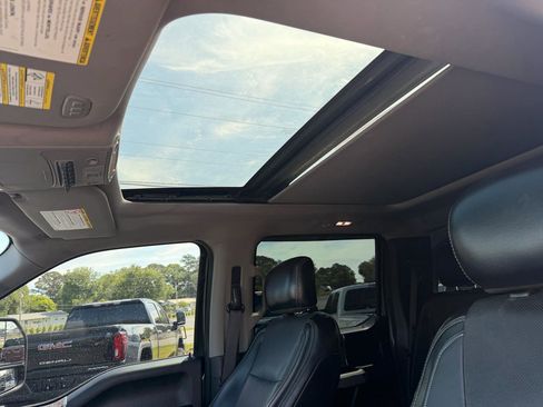 Used 2017 Ford F350 Lariat w/ Lariat Ultimate Package AWD/4WD image 11