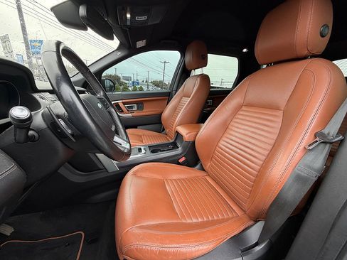 Used 2017 Land Rover Discovery Sport HSE Luxury image 12