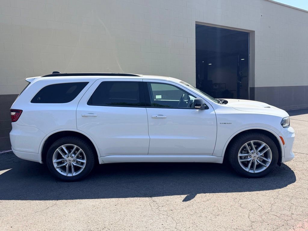 Used 2025 Dodge Durango R/T AWD/4WD image 3