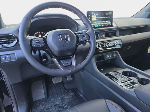 New 2025 Honda Pilot TrailSport image 17