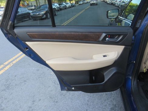 Used 2015 Subaru Outback 2.5i Limited AWD/4WD image 28