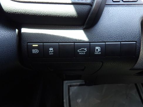Used 2023 Toyota Camry SE FWD image 12