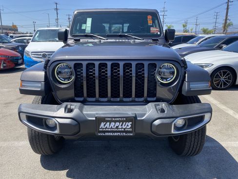 Used 2022 Jeep Gladiator Sport AWD/4WD image 4