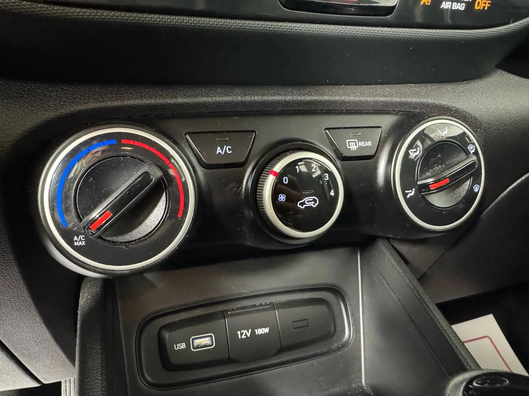 Used 2022 Hyundai Venue SE w/ Cargo Package FWD image 40