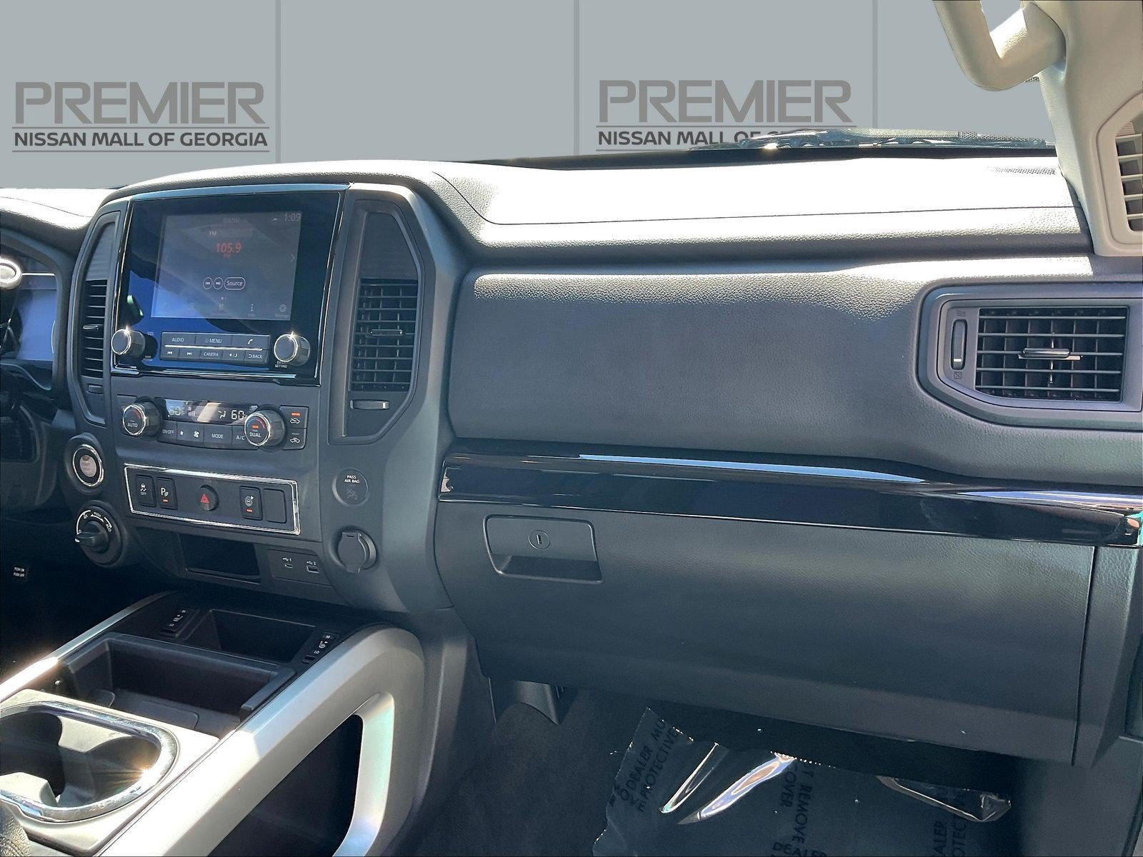 Certified 2024 Nissan Titan SV w/ SV Convenience Package AWD/4WD image 29