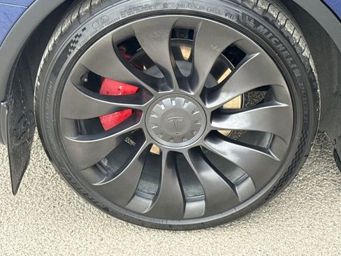 Used 2023 Tesla Model Y Performance AWD/4WD image 10