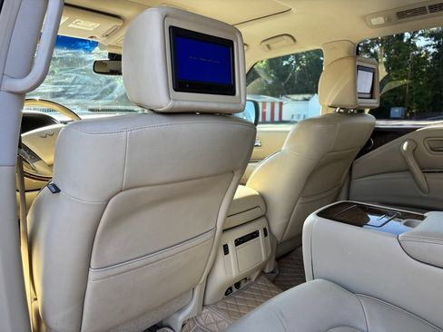Used 2014 INFINITI QX80 4WD w/ Deluxe Touring Package image 21