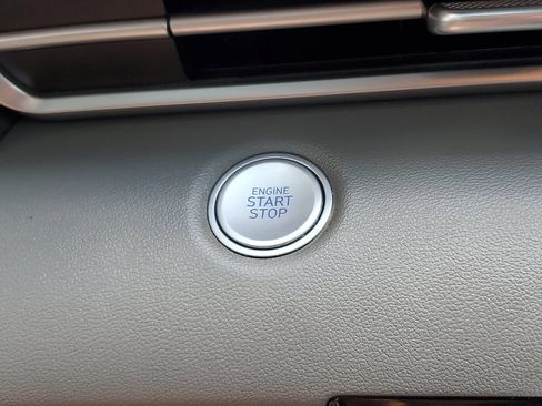 Used 2023 Hyundai Elantra SEL FWD image 23