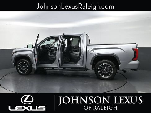 Used 2024 Toyota Tundra Limited AWD/4WD image 37