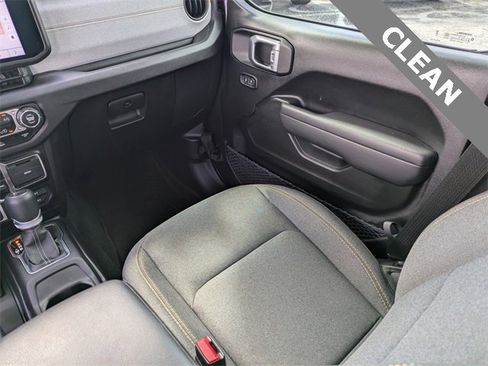 Used 2024 Jeep Gladiator Sport image 15