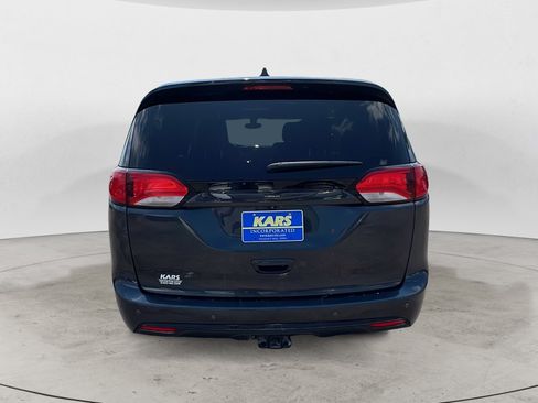 Used 2019 Chrysler Pacifica Touring Plus FWD image 5