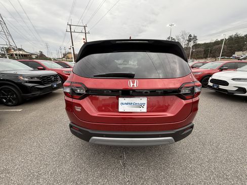 New 2025 Honda Pilot EX-L image 9