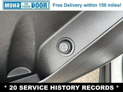 Used 2018 Chevrolet Equinox LT w/ Sun & Infotainment Package image 24