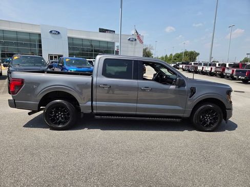 Used 2026 Ford F150 XLT w/ XLT Black Appearance Package RWD image 12