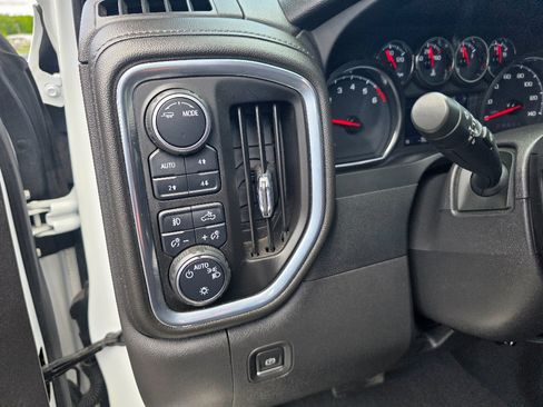 Used 2022 Chevrolet Silverado 1500 RST AWD/4WD image 16