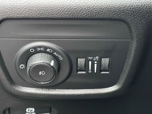 Used 2024 Jeep Grand Cherokee L Limited image 22